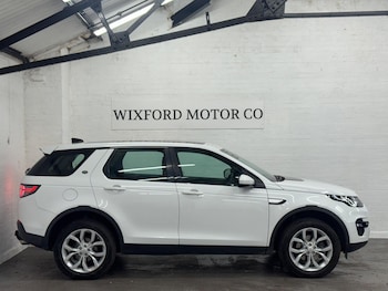 Used Land Rover Discovery Sport 2017 for sale - 76671714: Photo