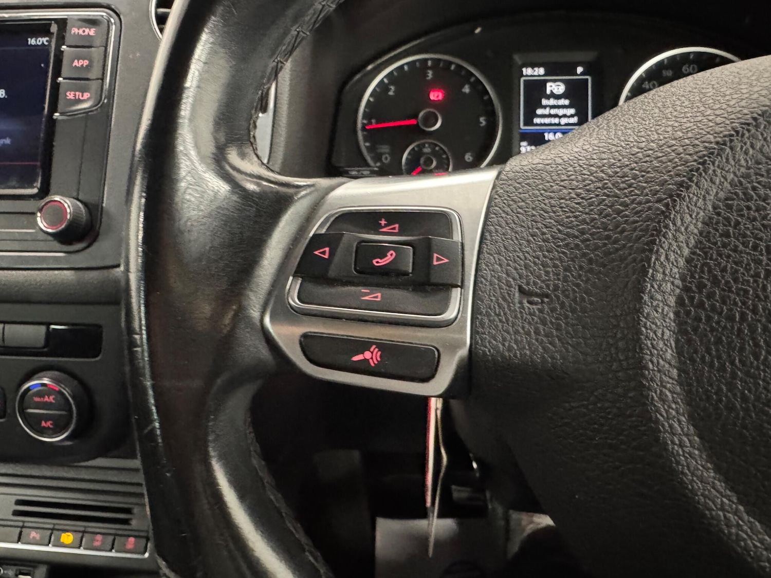 Used Volkswagen Tiguan 2015 for sale - 76276037: Photo 23