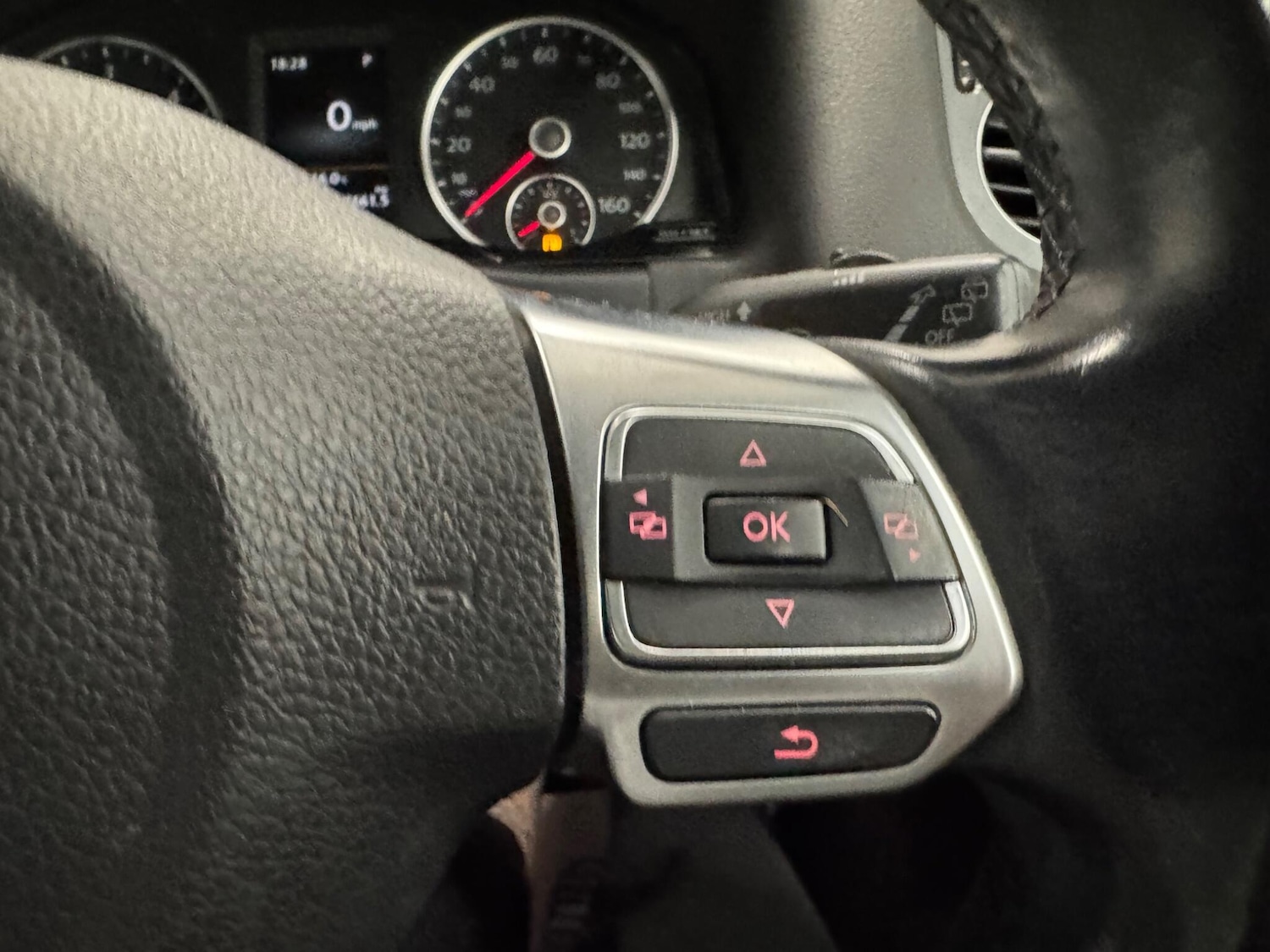 Used Volkswagen Tiguan 2015 for sale - 76276037: Photo 24