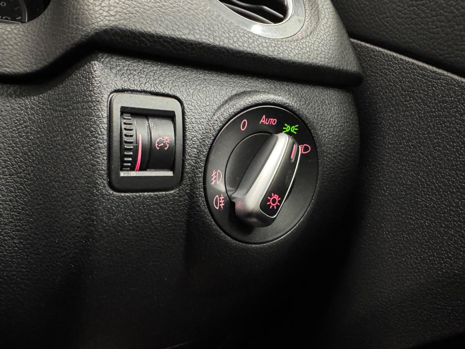 Used Volkswagen Tiguan 2015 for sale - 76276037: Photo 26