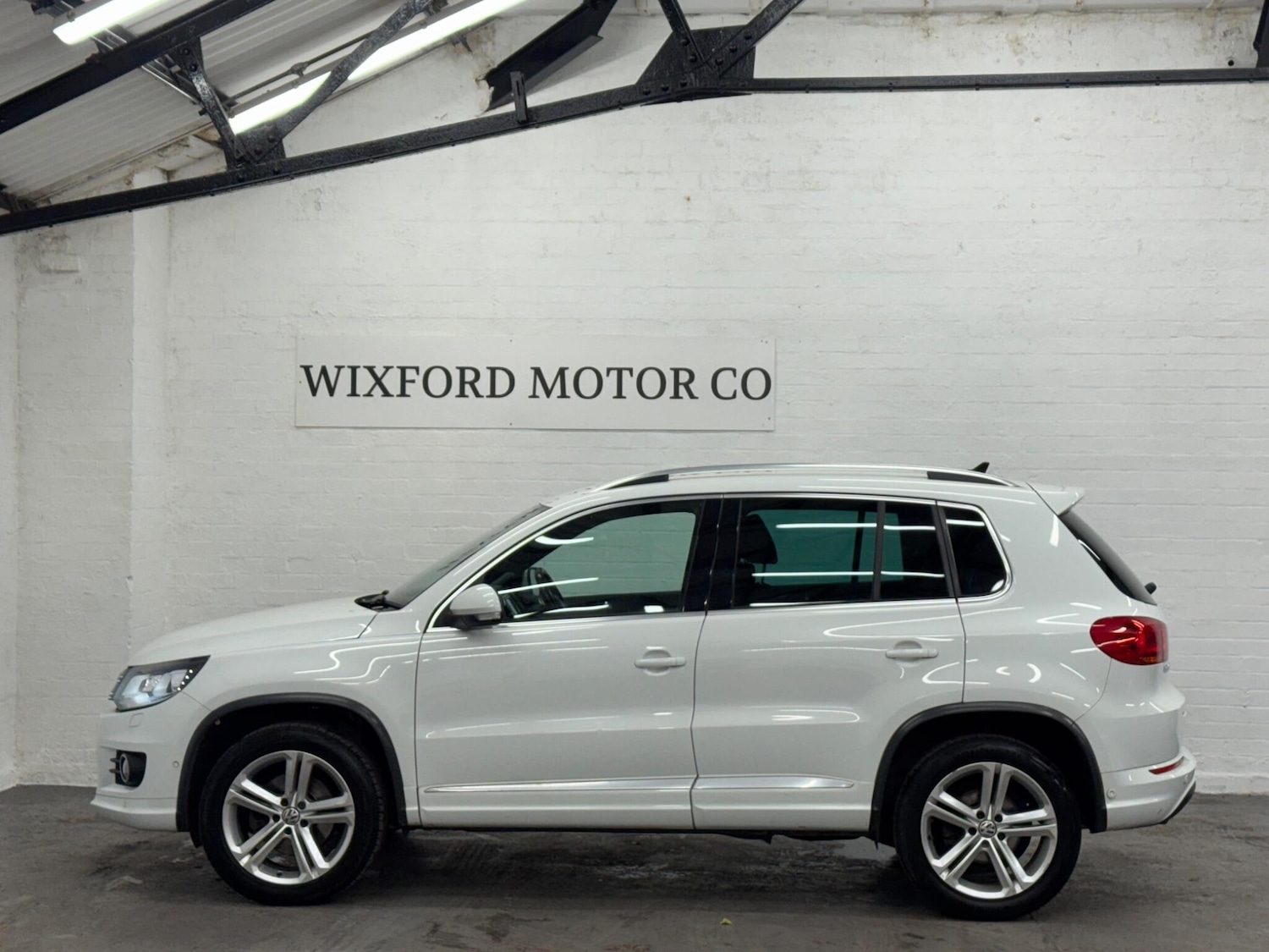 Used Volkswagen Tiguan 2015 for sale - 76276037: Photo 3