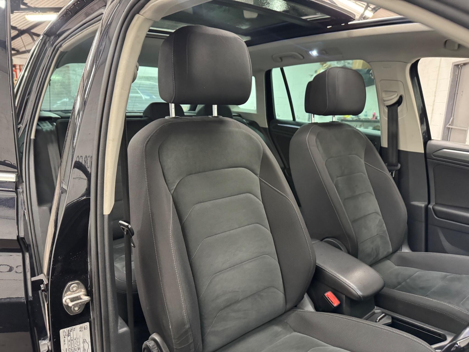 Used Volkswagen Tiguan 2017 for sale - 76886233: Photo 13