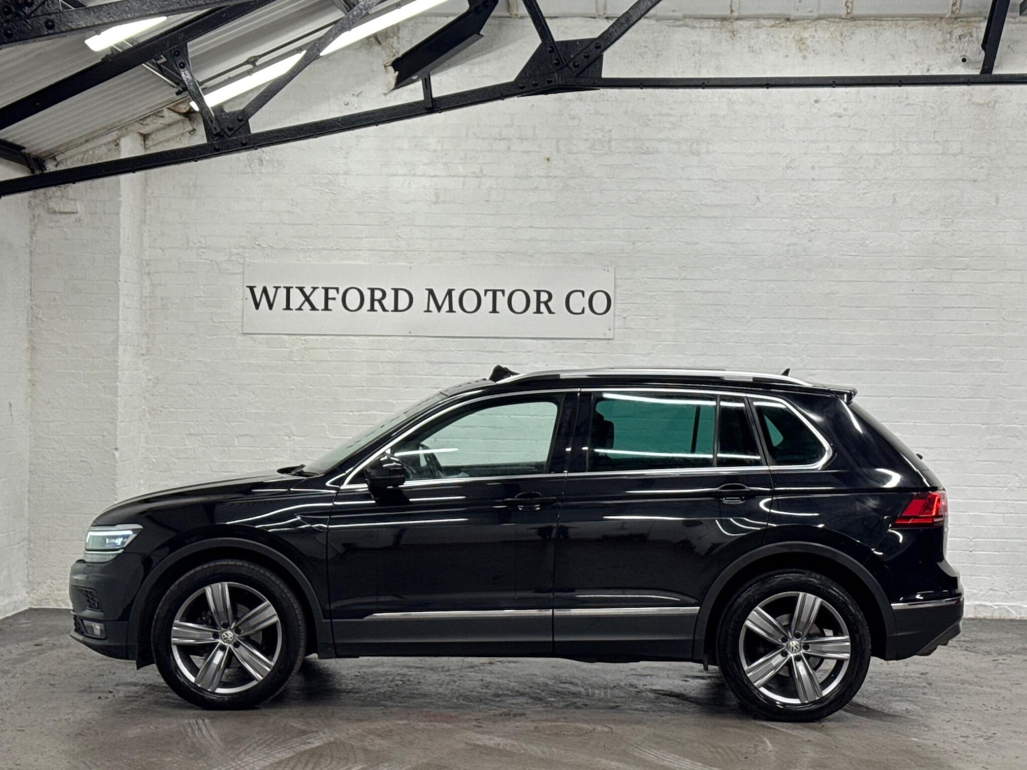 Used Volkswagen Tiguan 2017 for sale - 76886233: Photo 3