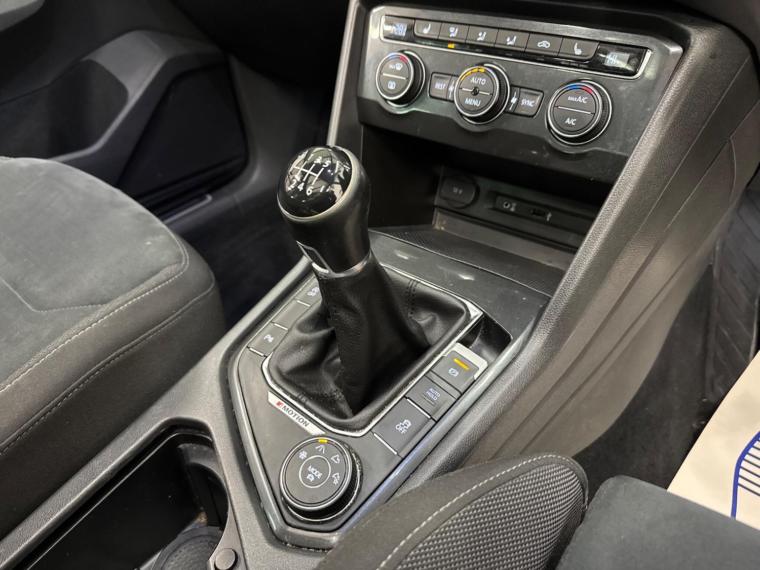 Used Volkswagen Tiguan 2017 for sale - 76886233: Photo 30