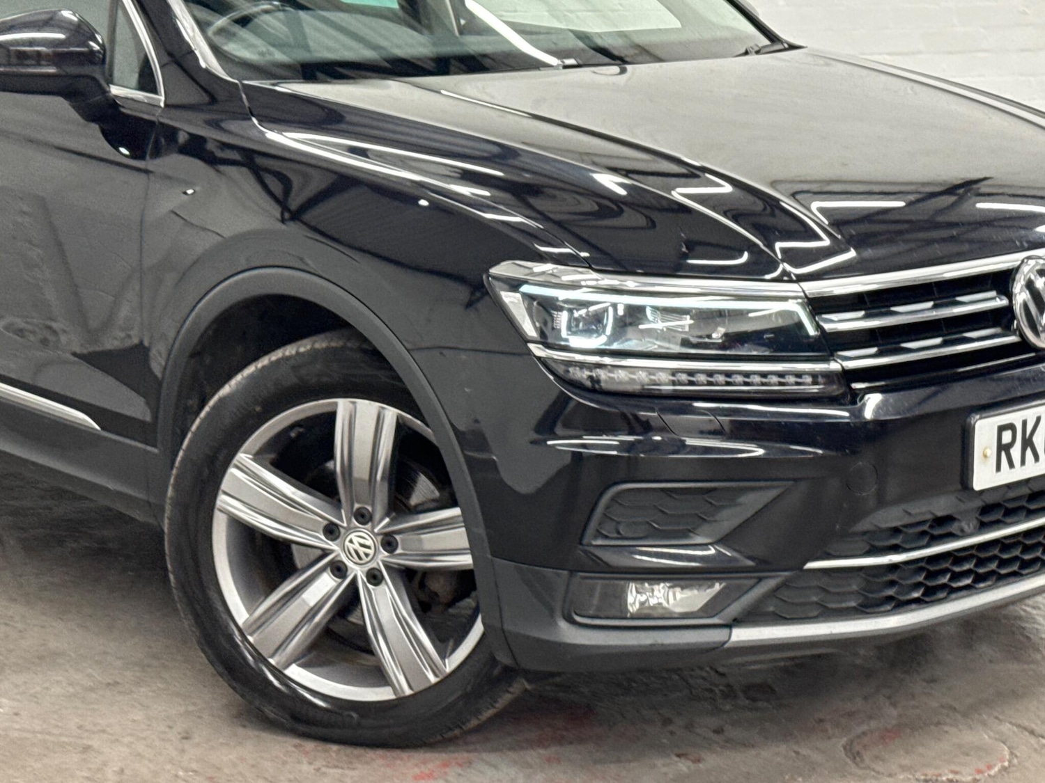 Used Volkswagen Tiguan 2017 for sale - 76886233: Photo 50