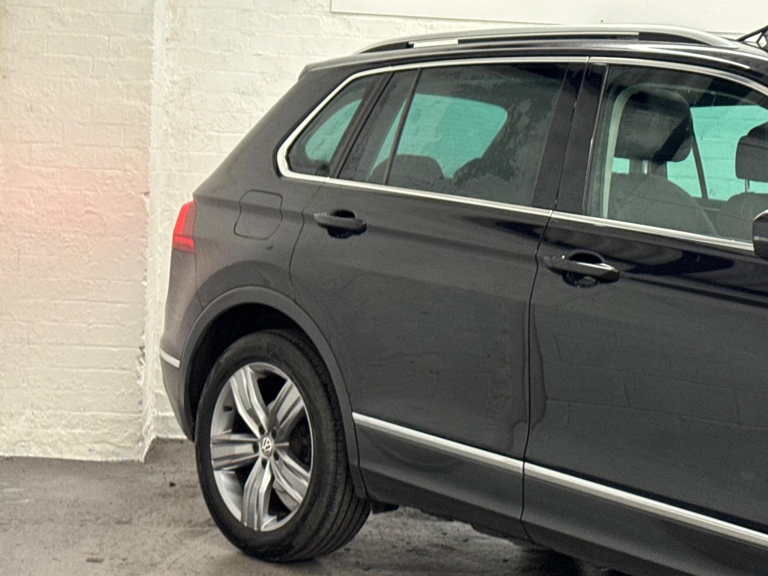 Used Volkswagen Tiguan 2017 for sale - 76886233: Photo 51