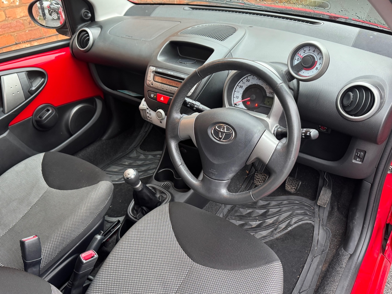 Used Toyota AYGO 2013 for sale - 77136367: Photo 8