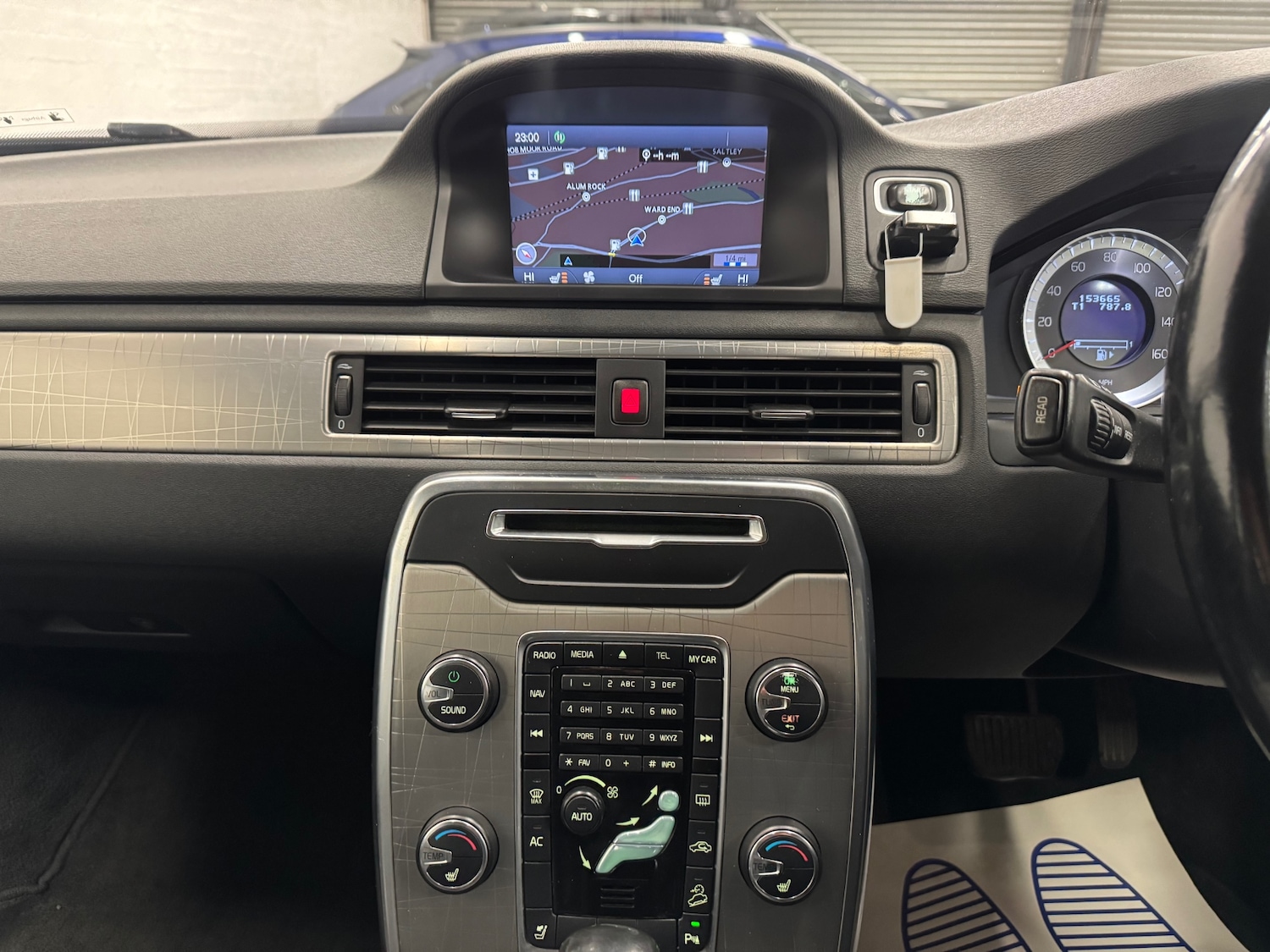 Used Volvo XC70 2012 for sale - 77136621: Photo 13