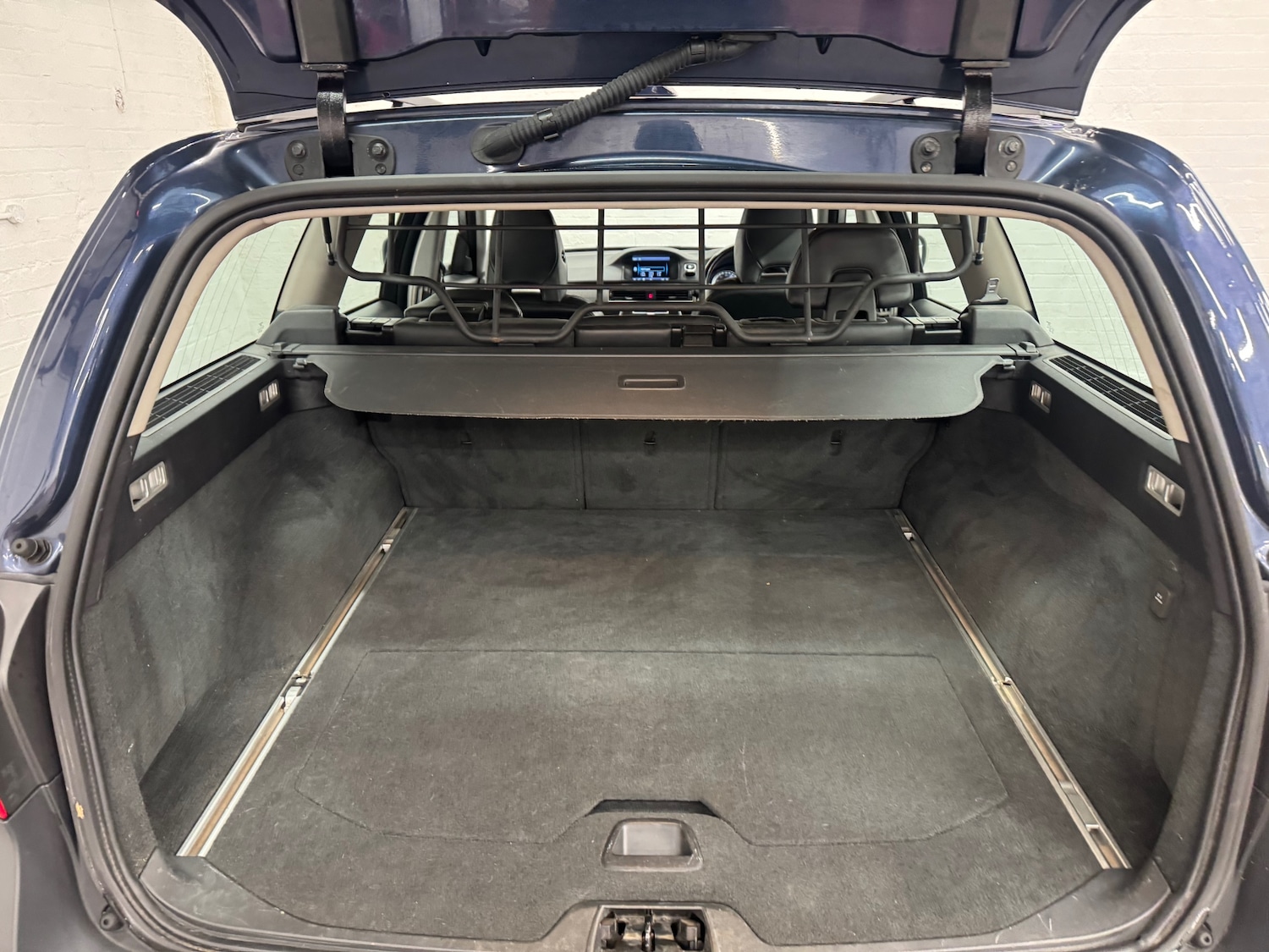 Used Volvo XC70 2012 for sale - 77136621: Photo 19