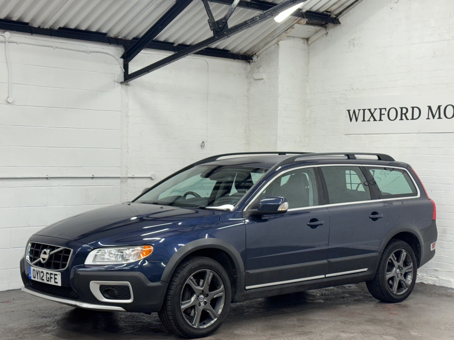 Used Volvo XC70 2012 for sale - 77136621: Photo 2