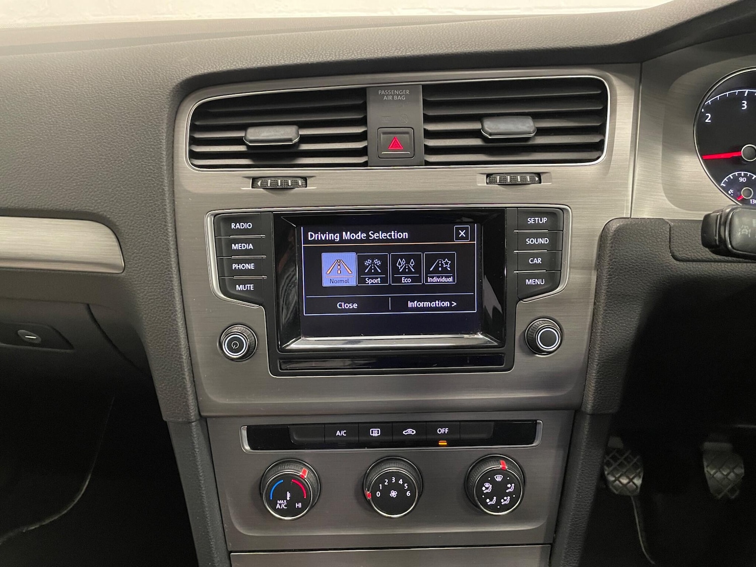 Used Volkswagen Golf 2015 for sale - 76276026: Photo 22
