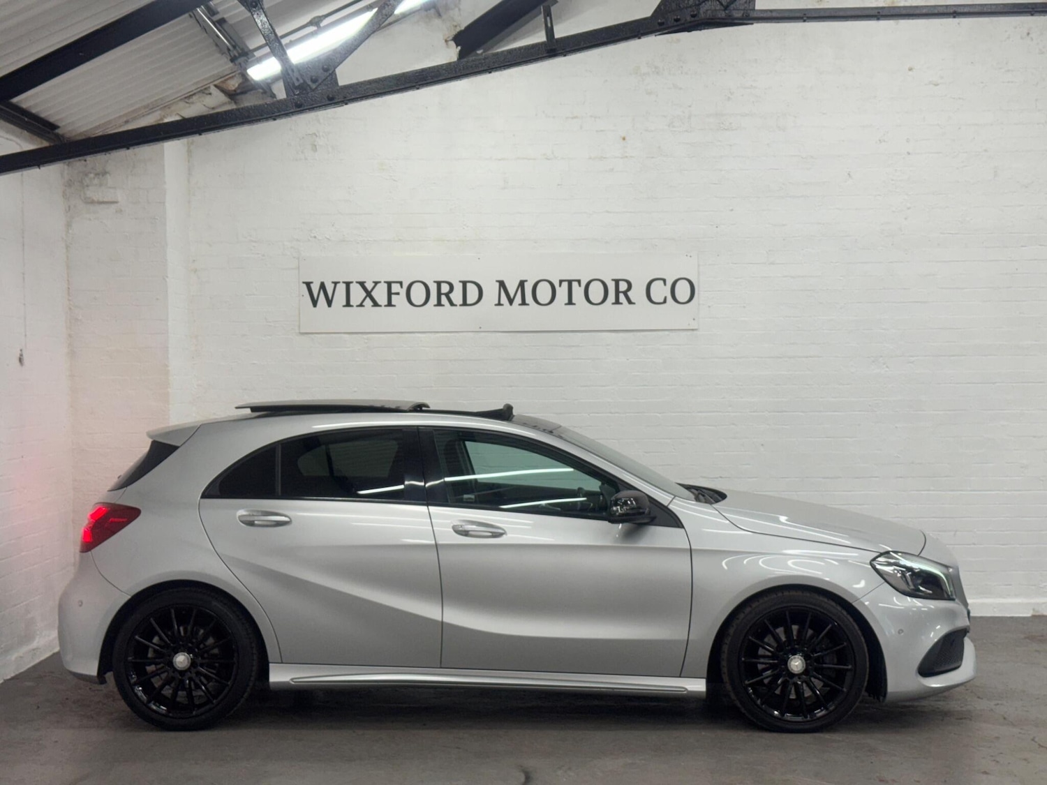 Used Mercedes-Benz A-Class 2016 for sale - 76988652: Photo 2