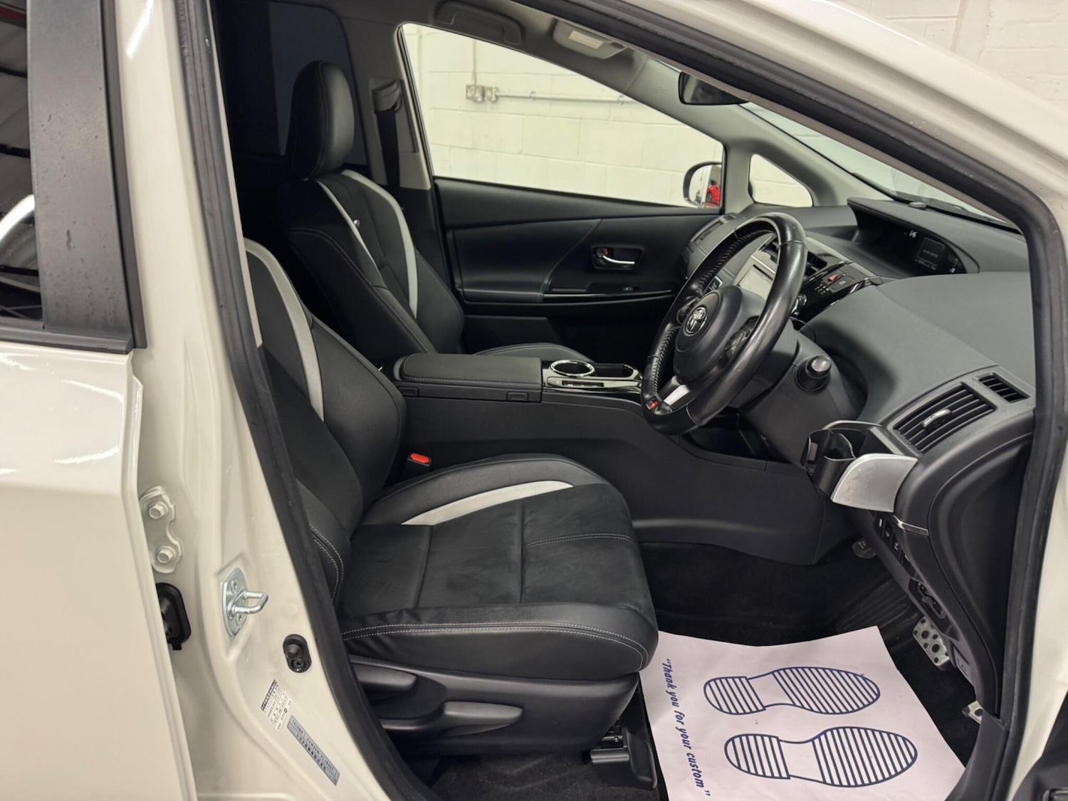 Used Toyota Prius+ for sale - 76606933: Photo 13