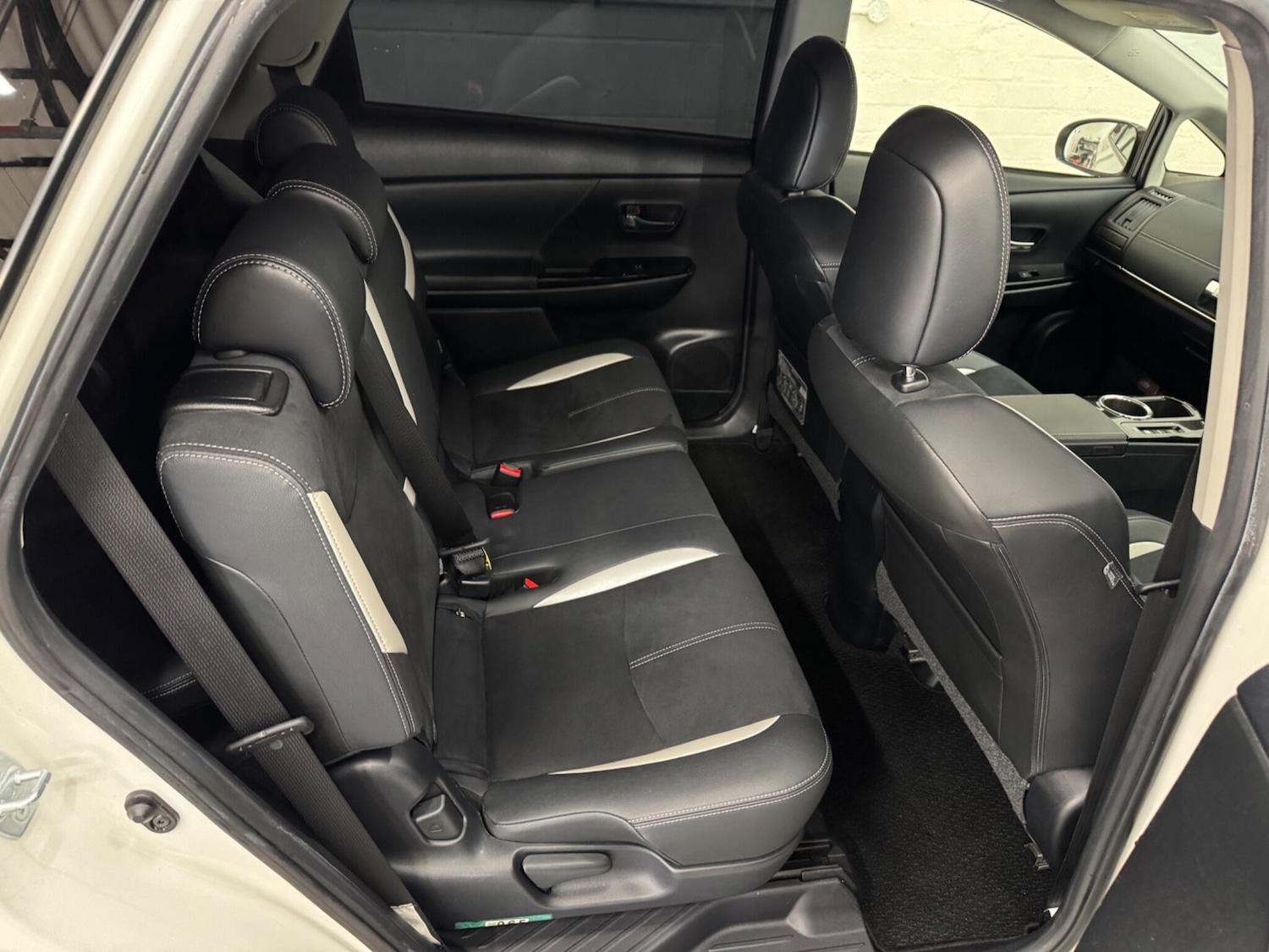 Used Toyota Prius+ for sale - 76606933: Photo 15