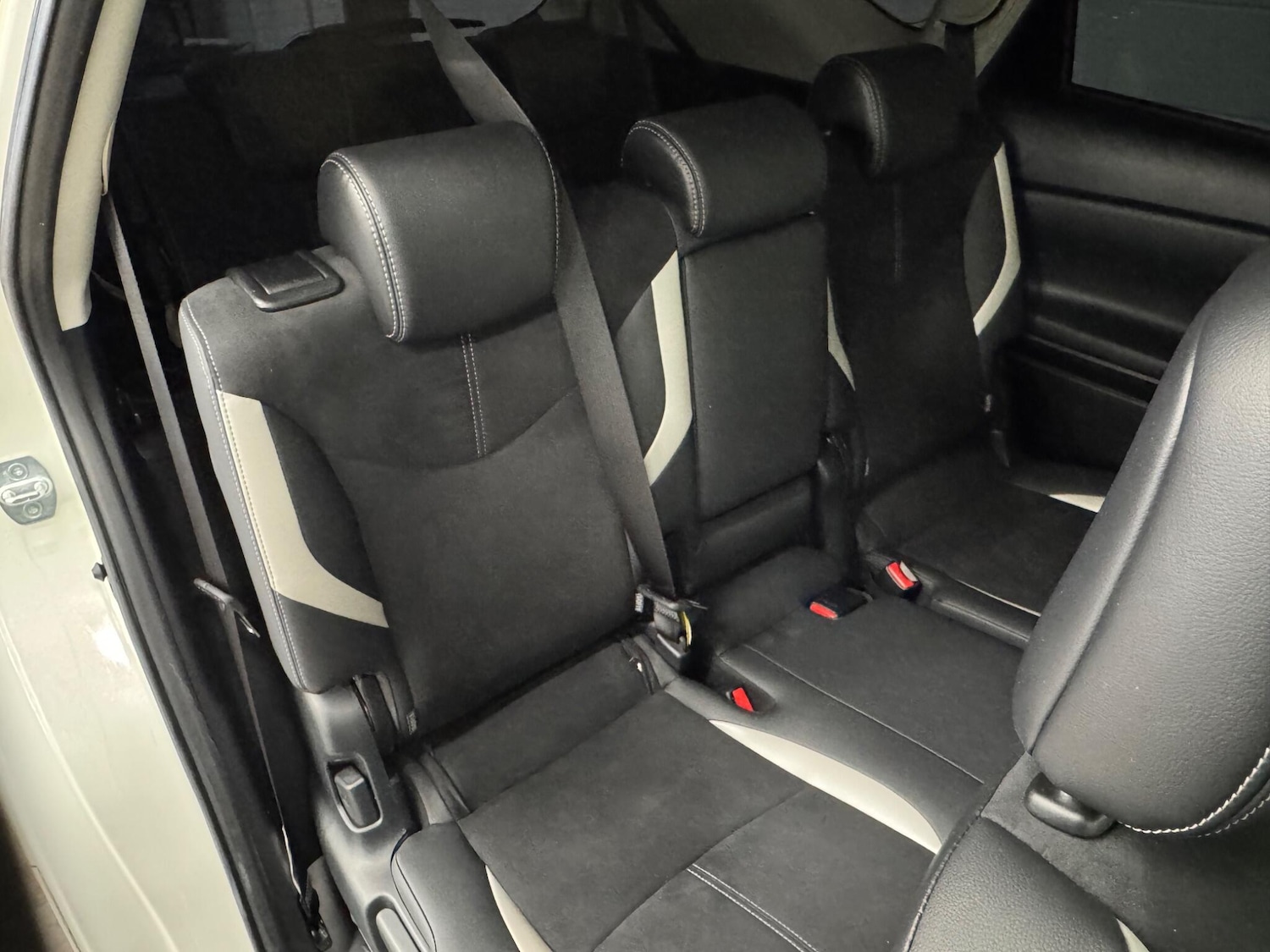 Used Toyota Prius+ for sale - 76606933: Photo 16