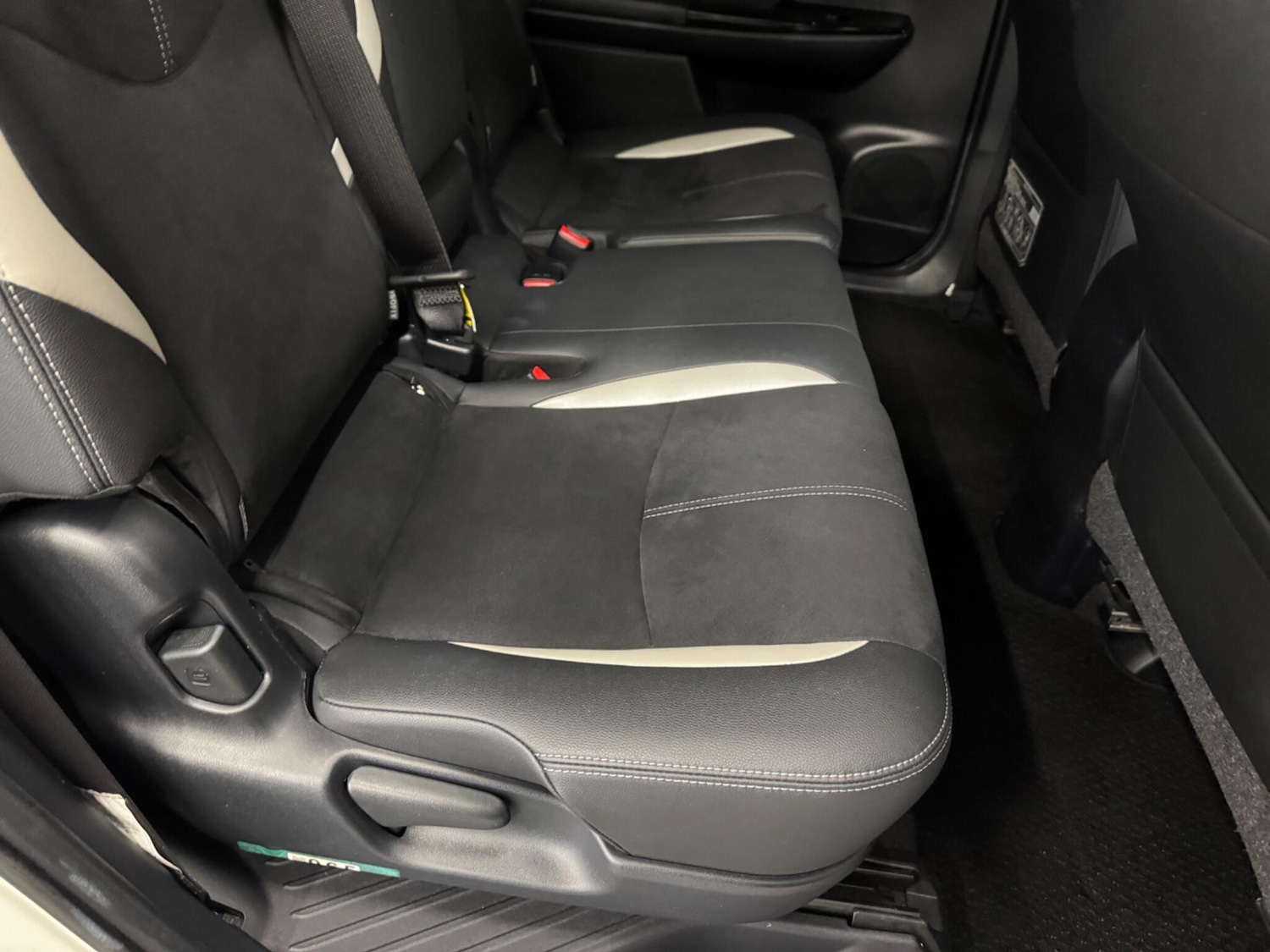 Used Toyota Prius+ for sale - 76606933: Photo 17