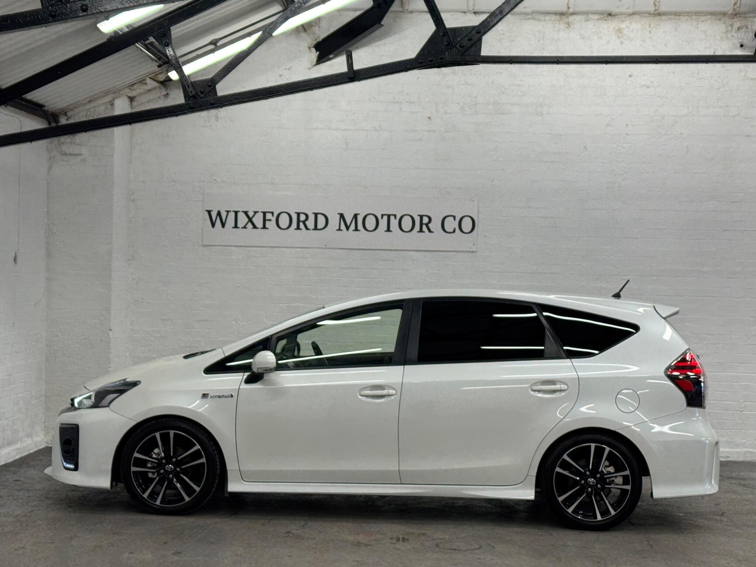 Used Toyota Prius+ for sale - 76606933: Photo 3