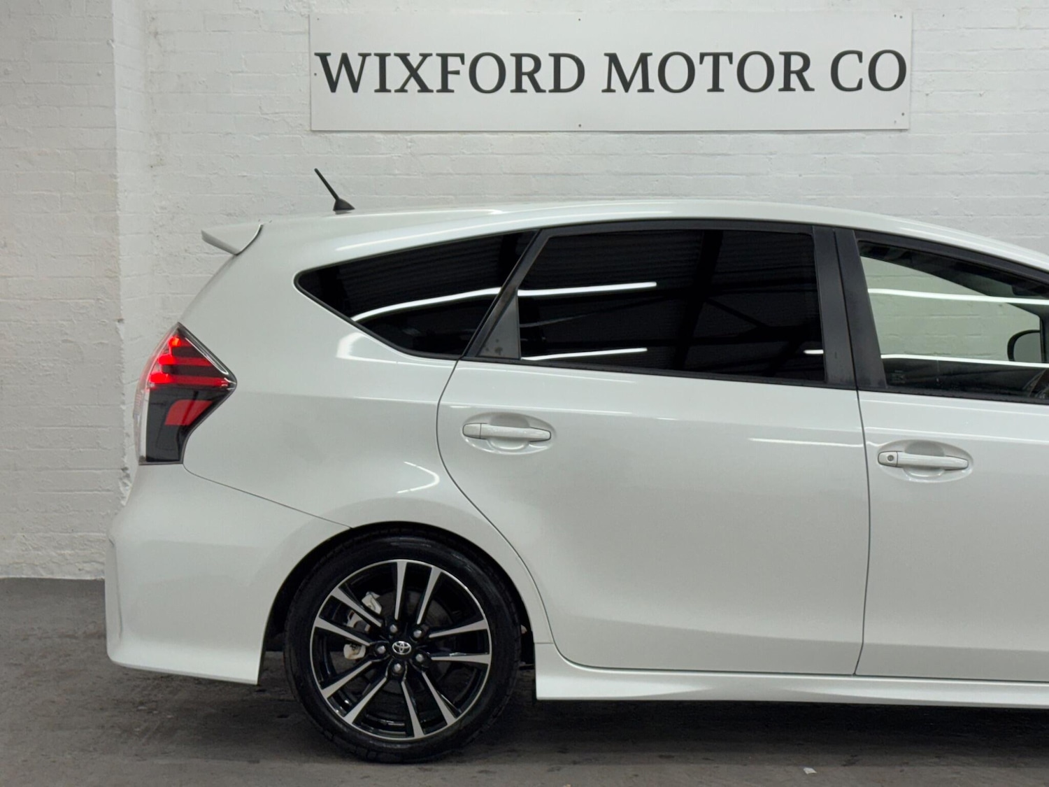 Used Toyota Prius+ for sale - 76606933: Photo 32