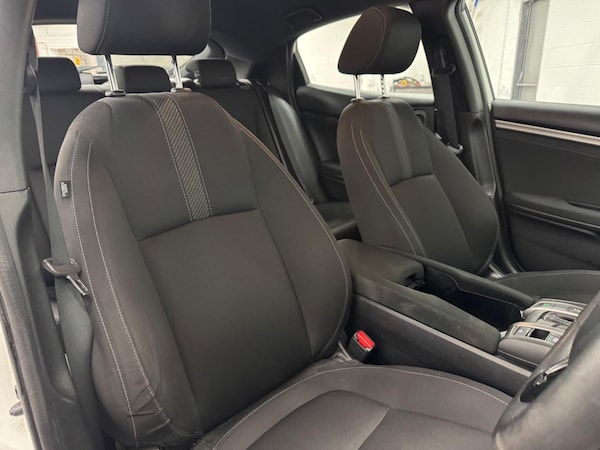 Used Honda Civic 2017 for sale - 76276018: Photo 13