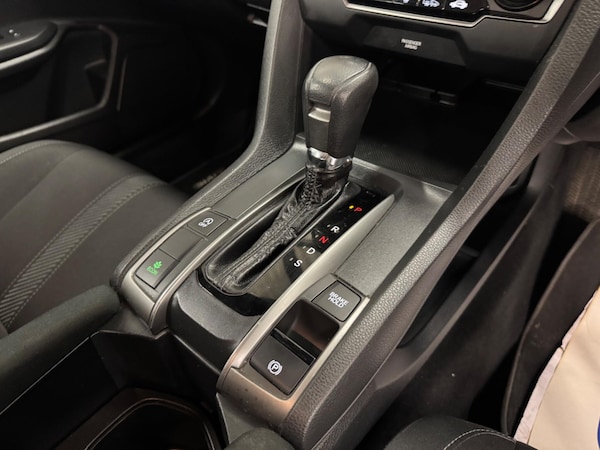 Used Honda Civic 2017 for sale - 76276018: Photo 18