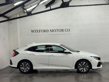 Used Honda Civic 2017 for sale - 76276018: Photo 2