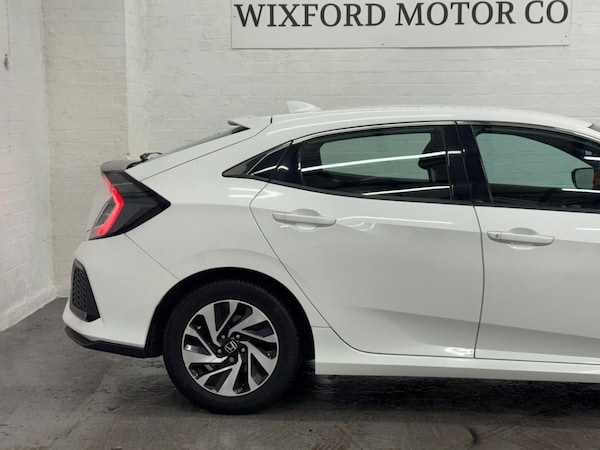 Used Honda Civic 2017 for sale - 76276018: Photo 30