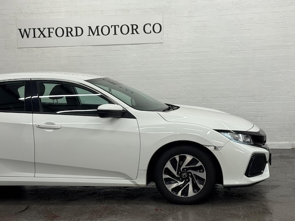 Used Honda Civic 2017 for sale - 76276018: Photo 31