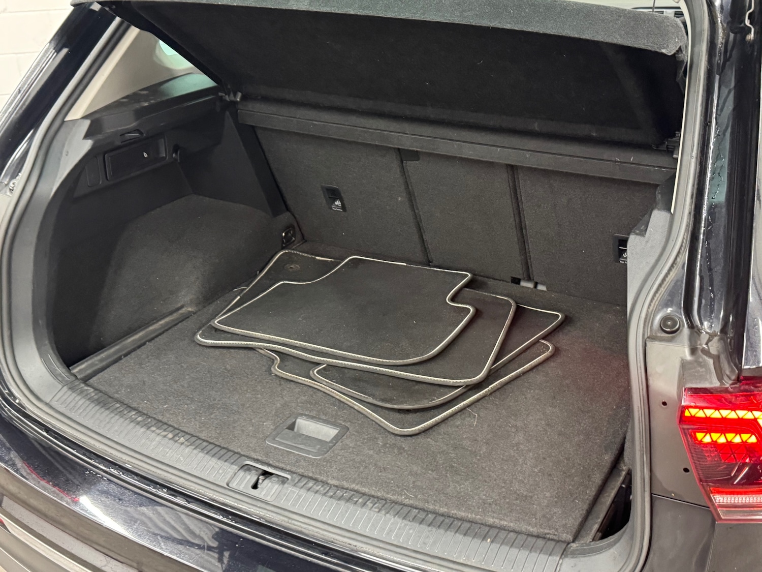 Used Volkswagen Tiguan 2017 for sale - 77136612: Photo 11