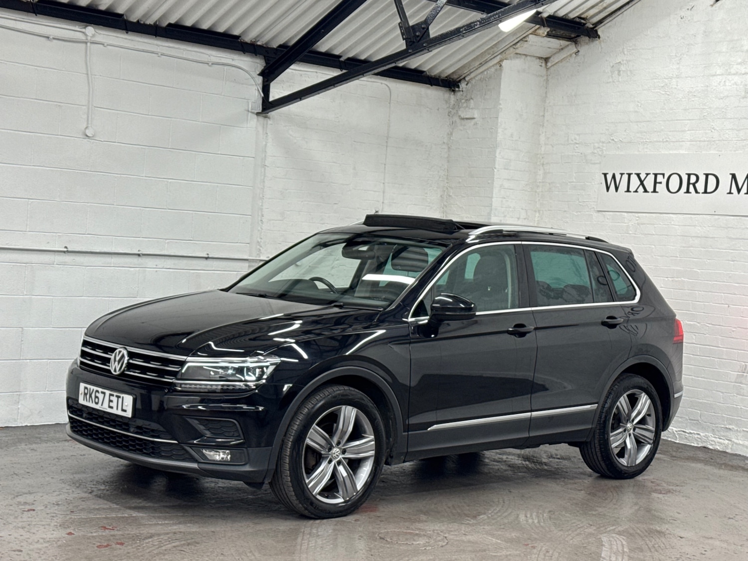 Used Volkswagen Tiguan 2017 for sale - 77136612: Photo 2