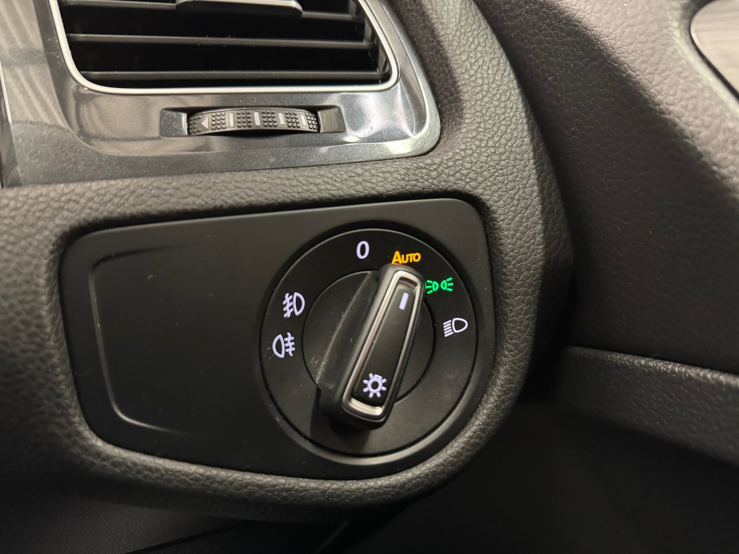 Used Volkswagen Golf 2019 for sale - 77137008: Photo 33