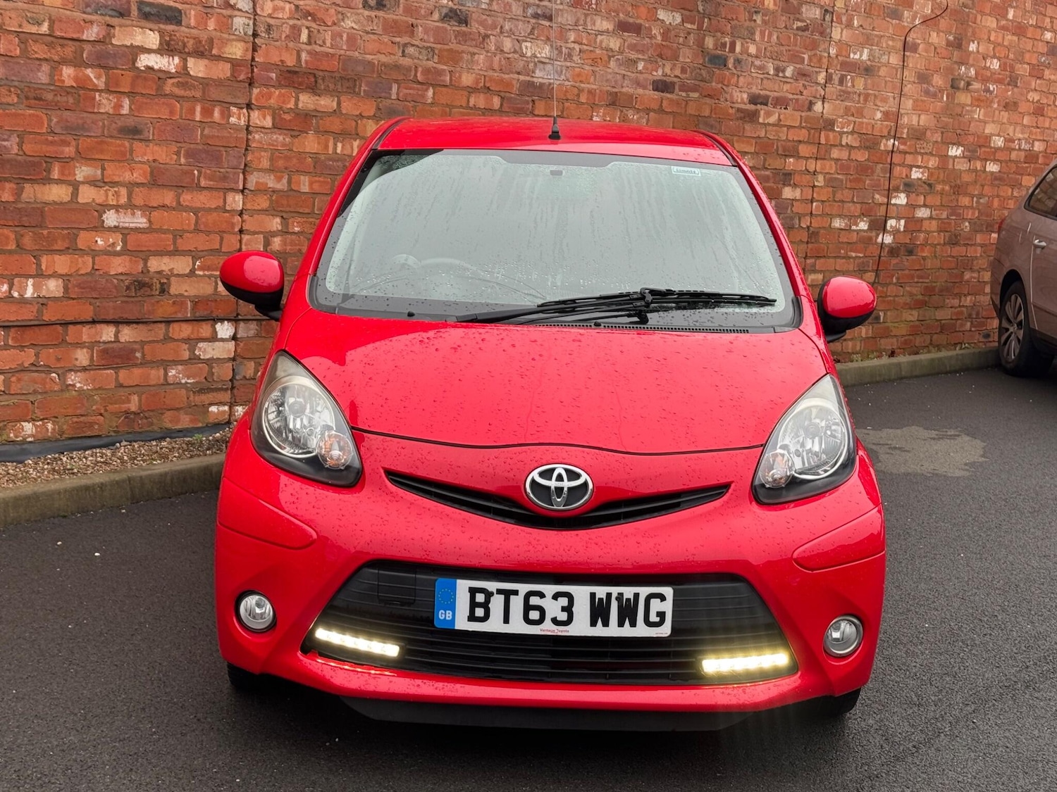 Used Toyota AYGO 2013 for sale - 77081770: Photo 2