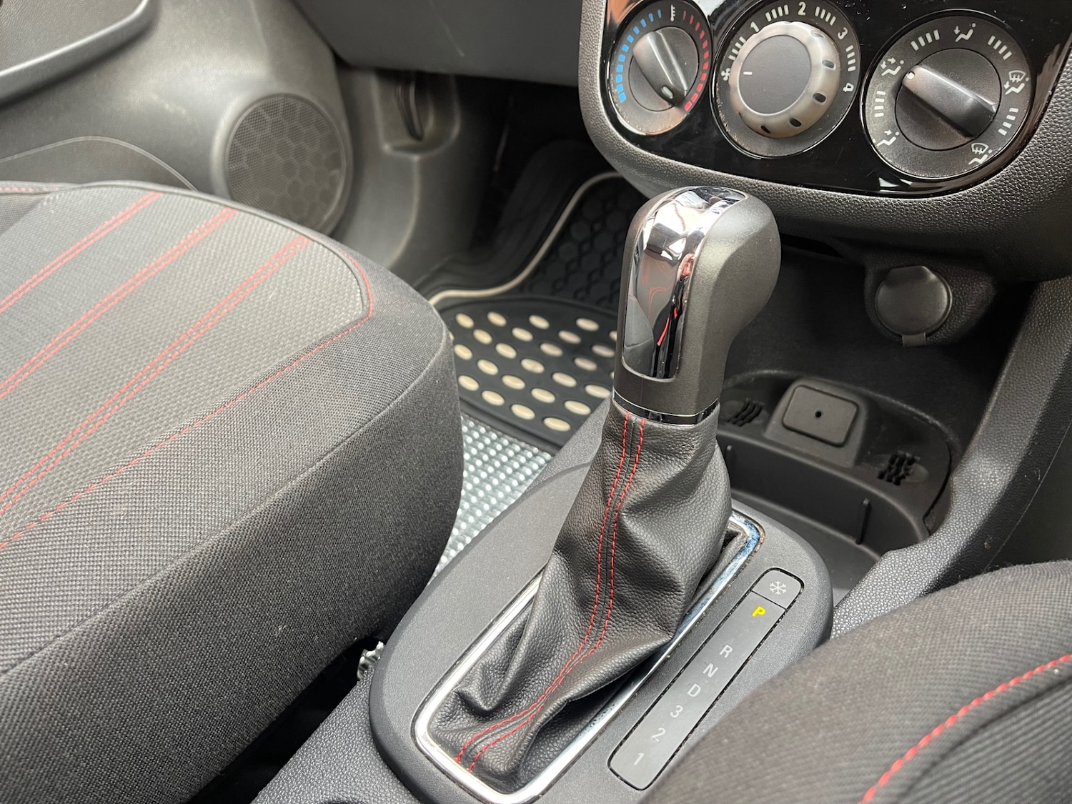 Used Vauxhall Corsa 2013 for sale - 77168015: Photo 21