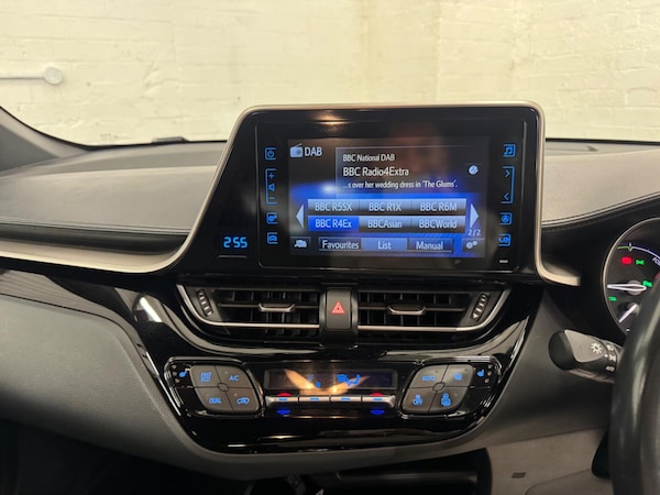 Used Toyota C-HR 2018 for sale - 76276032: Photo 19