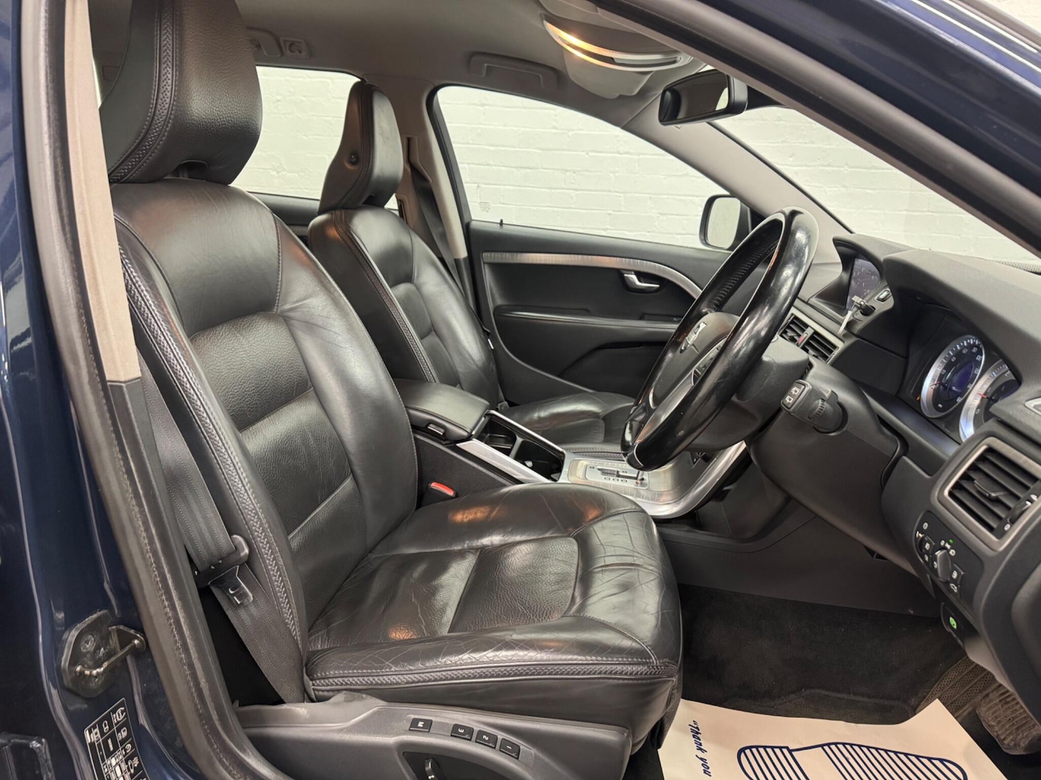 Used Volvo XC70 2012 for sale - 76886238: Photo 12