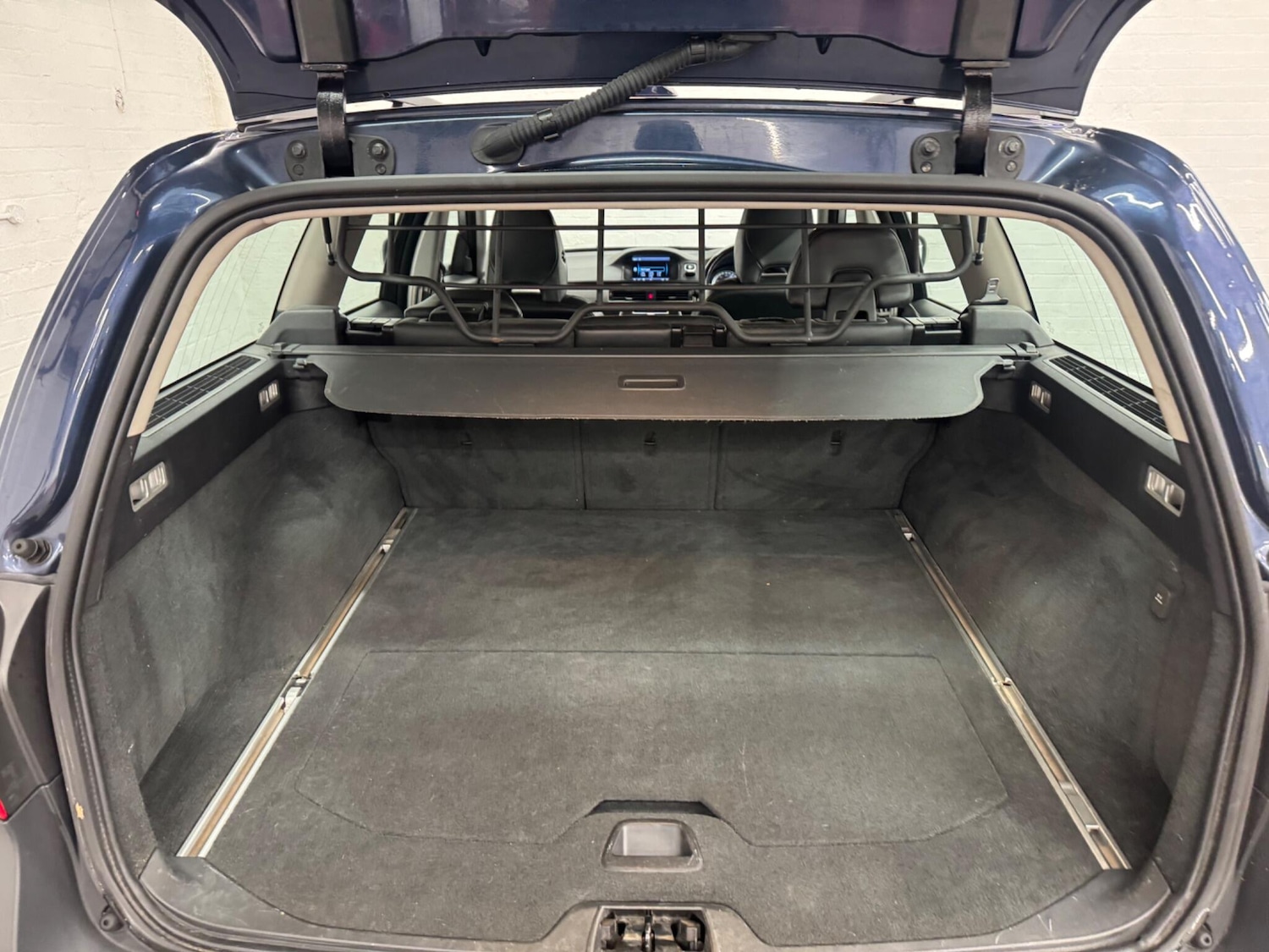 Used Volvo XC70 2012 for sale - 76886238: Photo 17