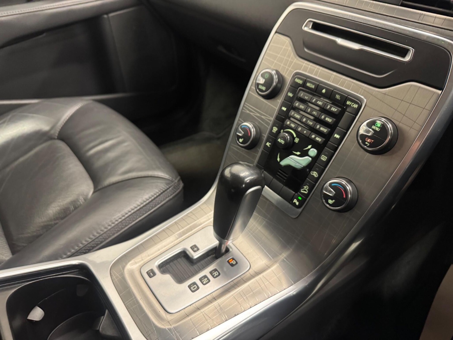 Used Volvo XC70 2012 for sale - 76886238: Photo 21