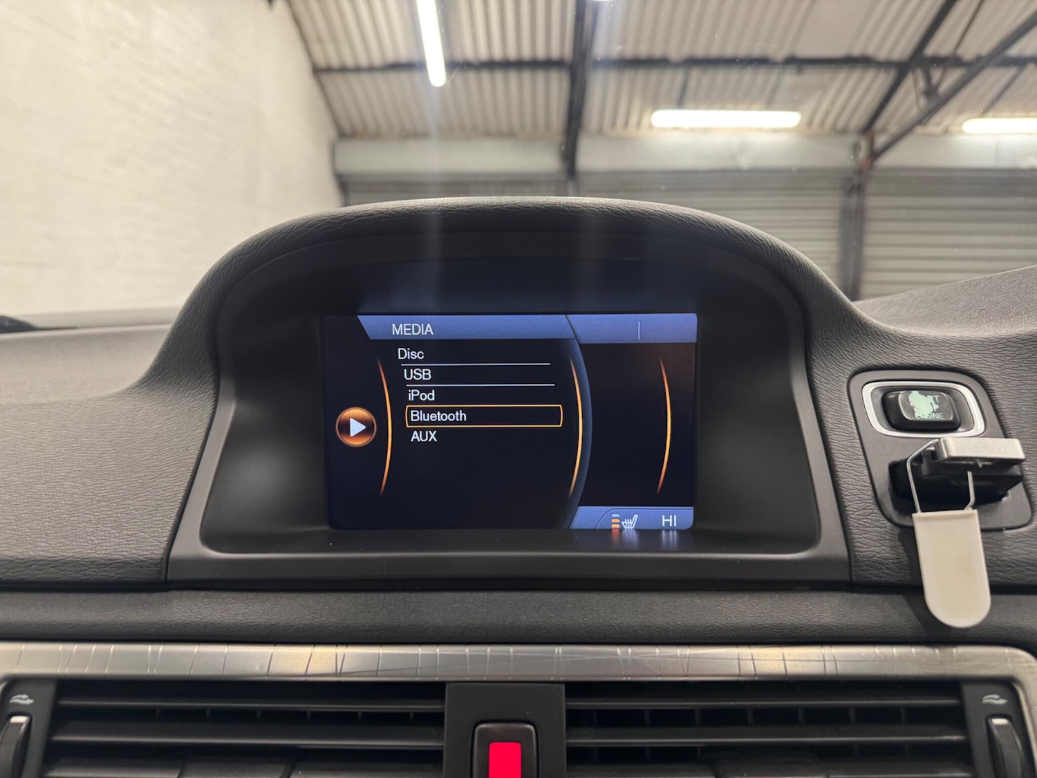 Used Volvo XC70 2012 for sale - 76886238: Photo 25