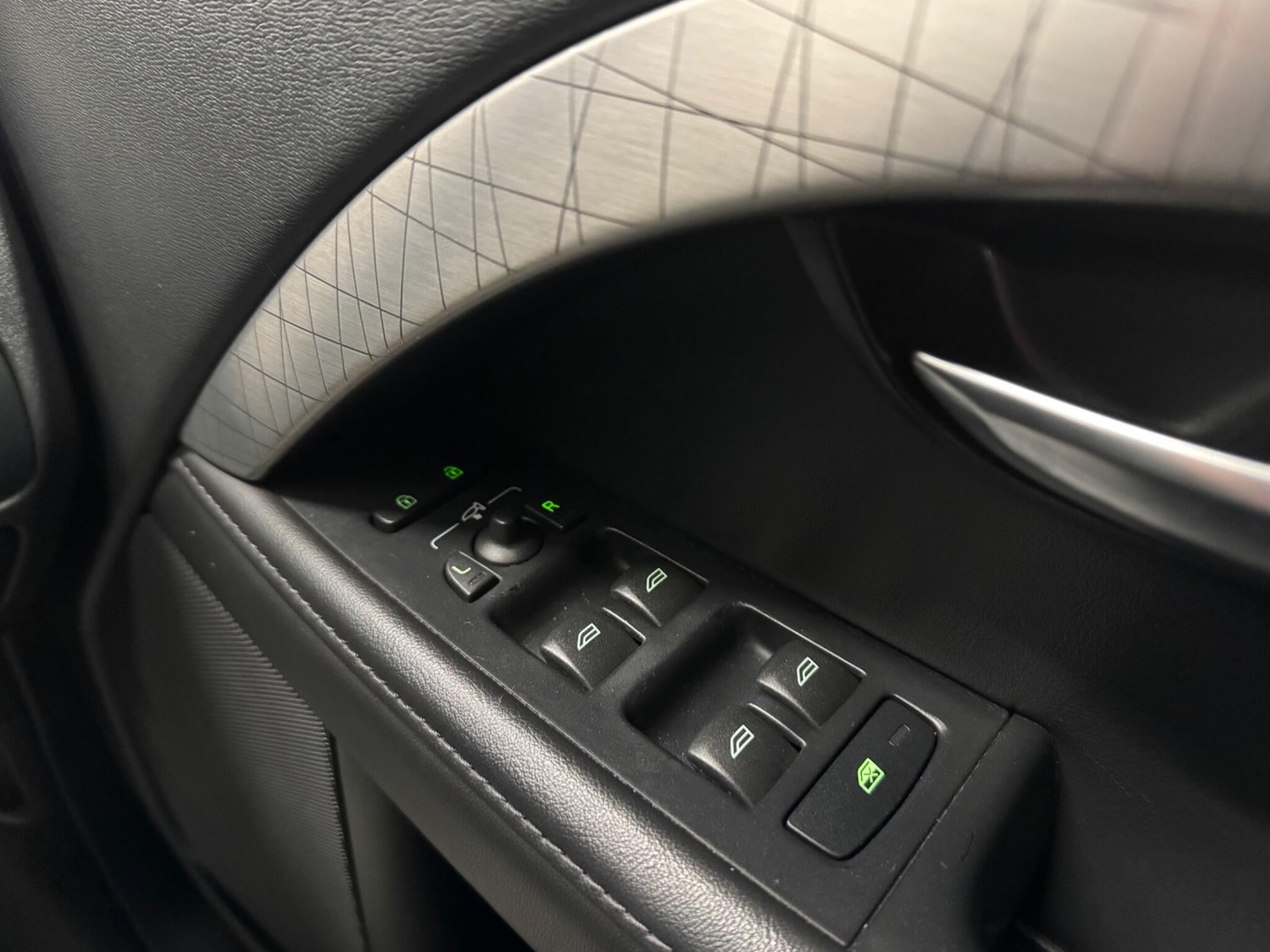 Used Volvo XC70 2012 for sale - 76886238: Photo 27