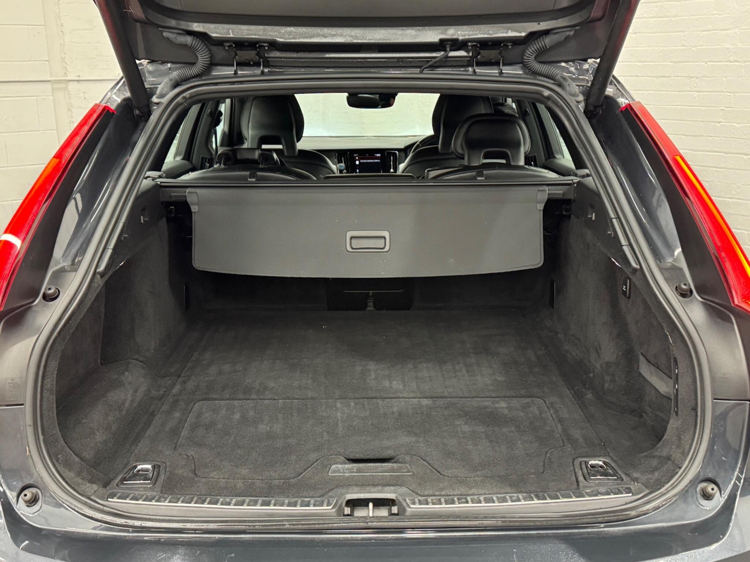 Used Volvo V90 2018 for sale - 76886357: Photo 17