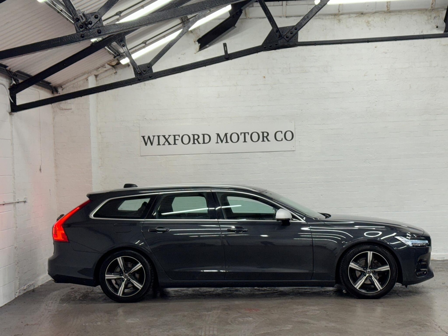 Used Volvo V90 2018 for sale - 76886357: Photo 2
