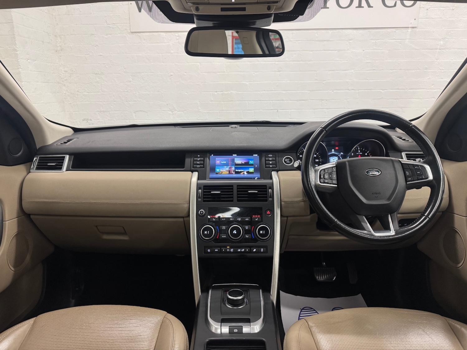 Used Land Rover Discovery Sport 2017 for sale - 77137018: Photo 12