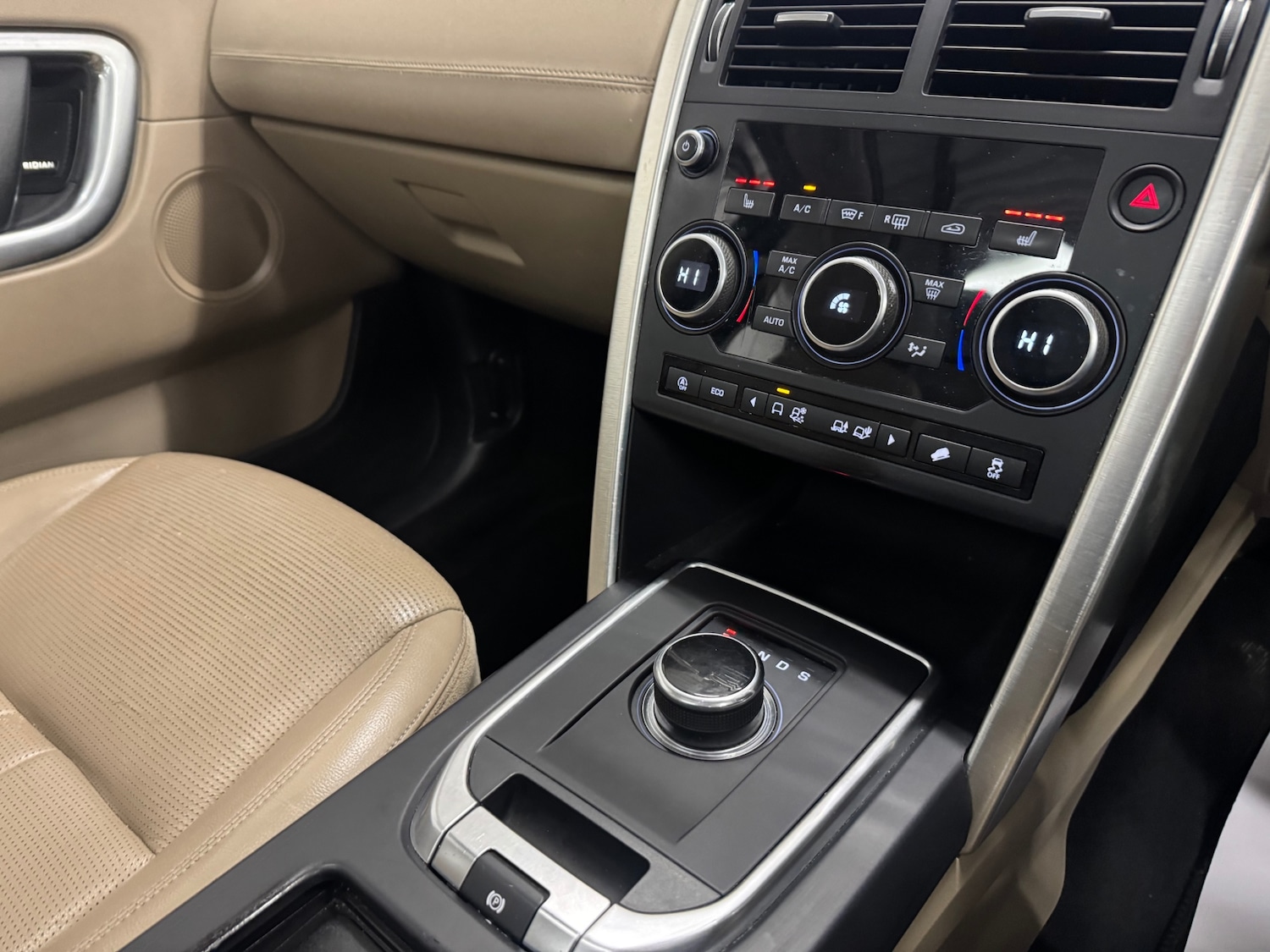 Used Land Rover Discovery Sport 2017 for sale - 77137018: Photo 27