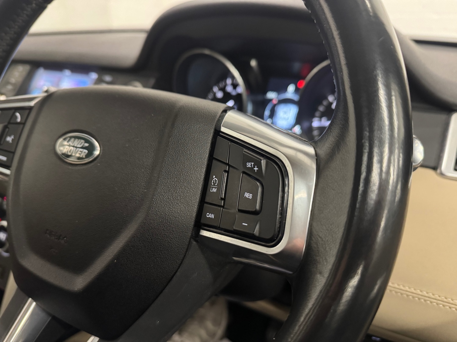 Used Land Rover Discovery Sport 2017 for sale - 77137018: Photo 30