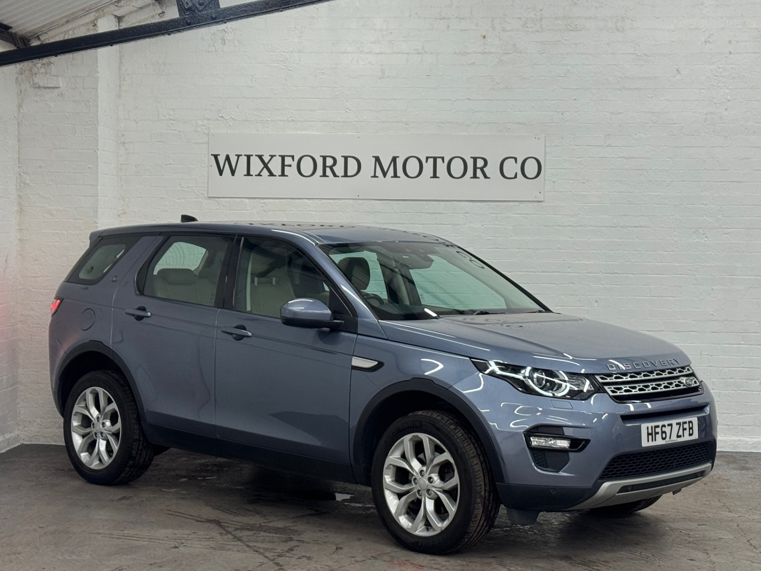 Used Land Rover Discovery Sport 2017 for sale - 77137018: Photo 4