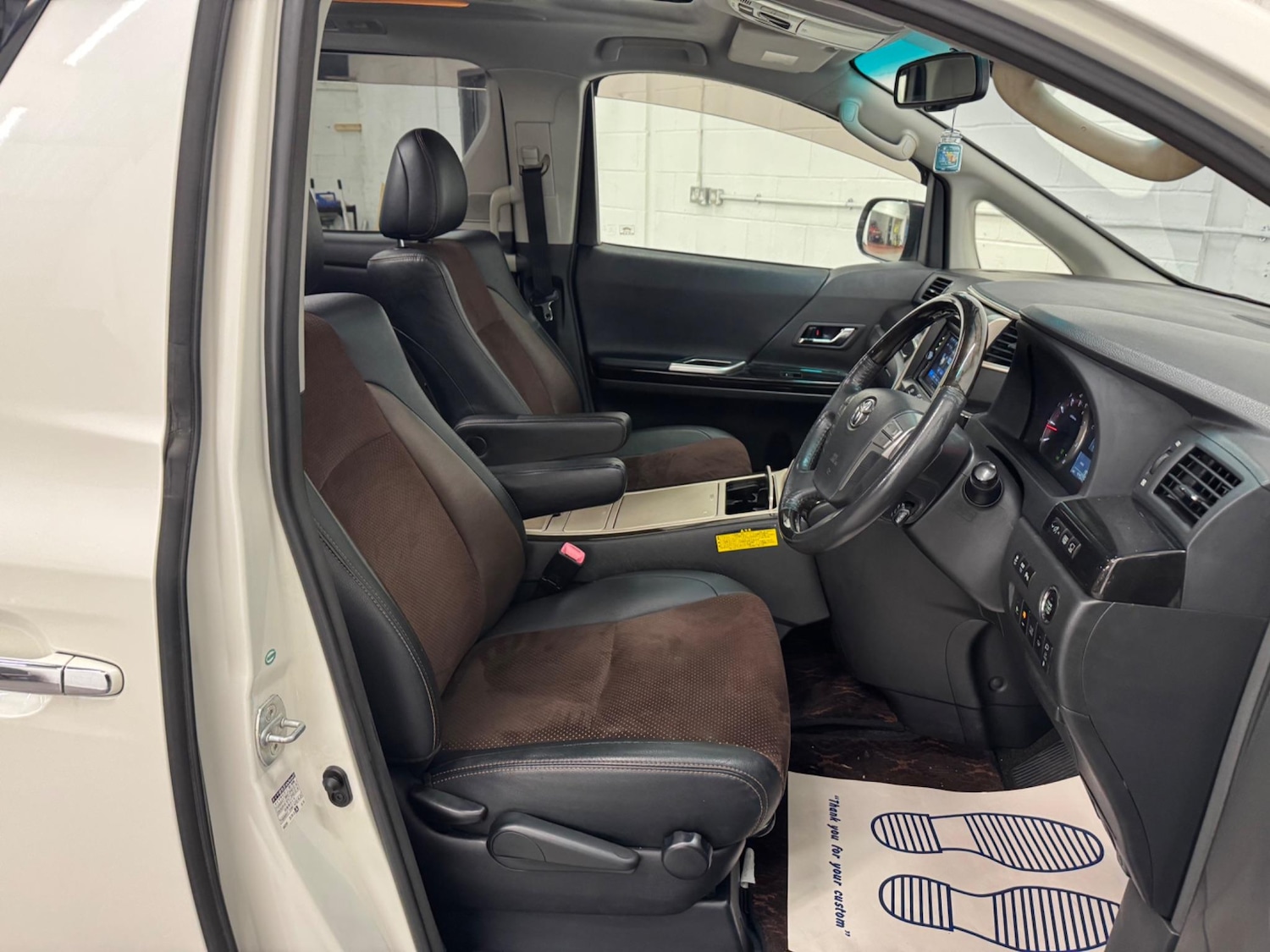 Used Toyota Alphard 2025 for sale - 76275999: Photo 12