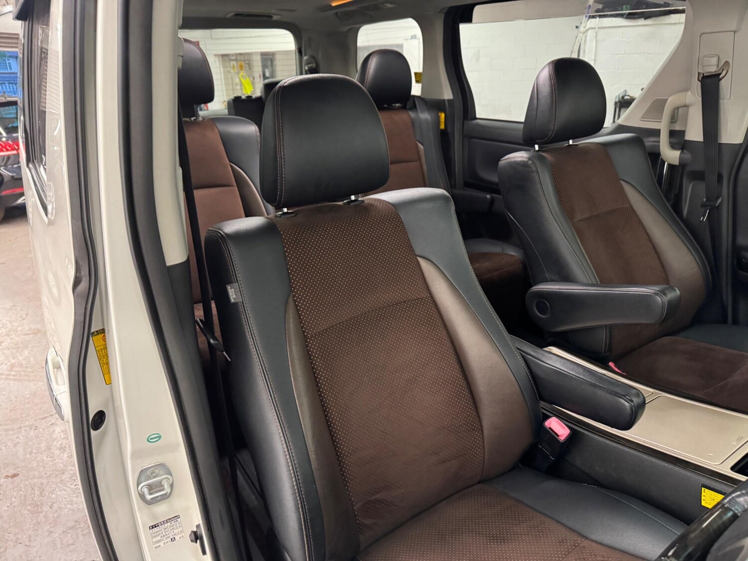 Used Toyota Alphard 2025 for sale - 76275999: Photo 13