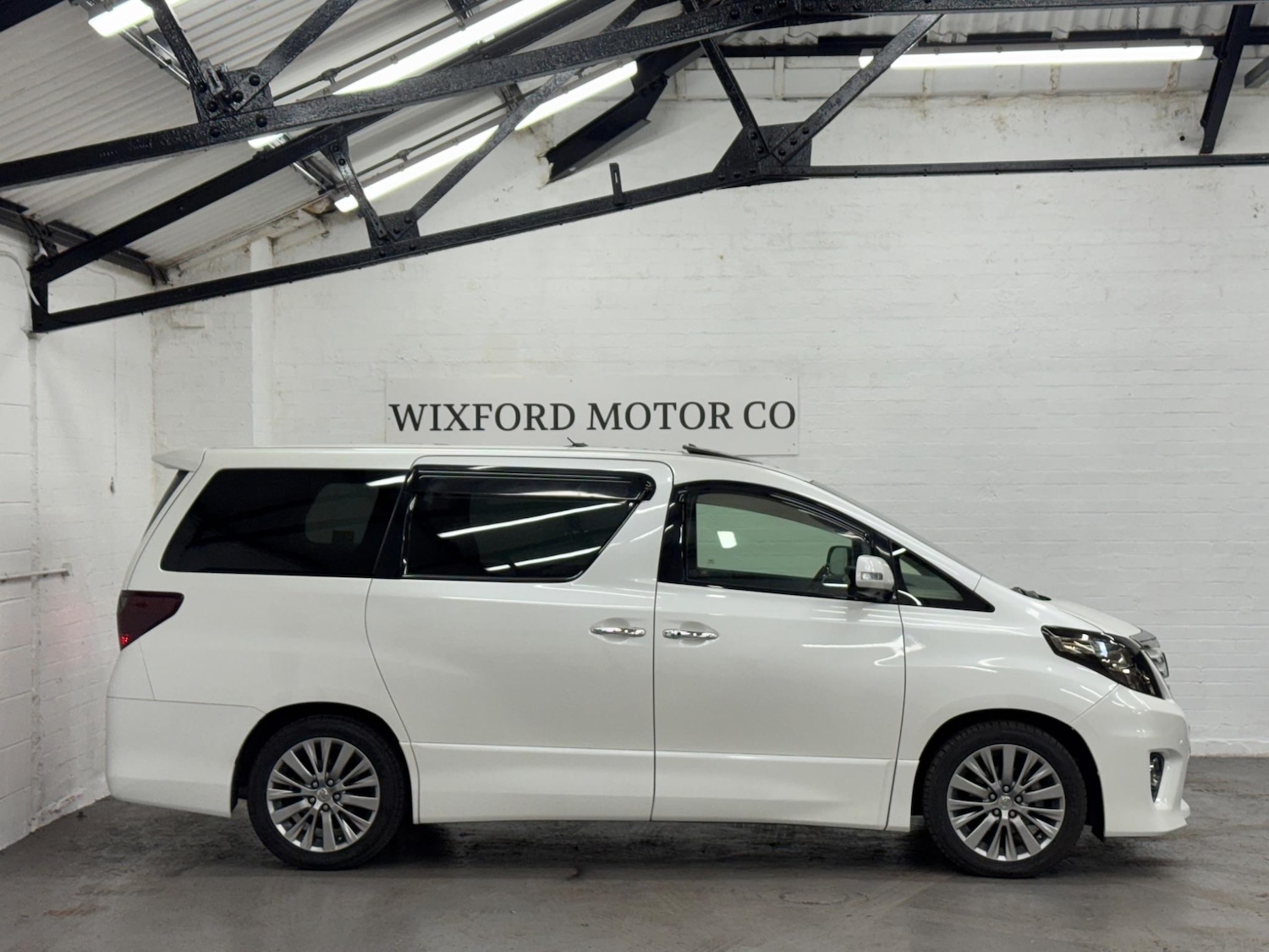 Used Toyota Alphard 2025 for sale - 76275999: Photo 2