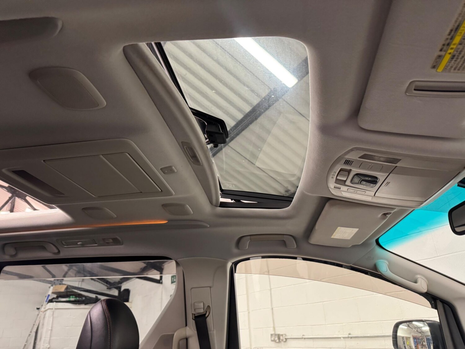 Used Toyota Alphard 2025 for sale - 76275999: Photo 27