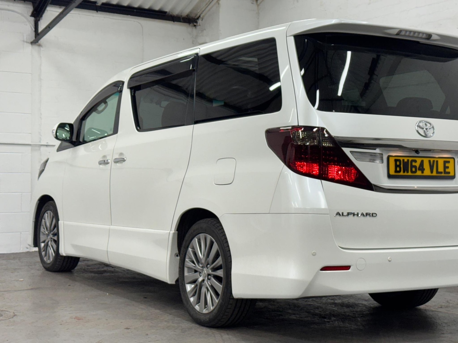 Used Toyota Alphard 2025 for sale - 76275999: Photo 41