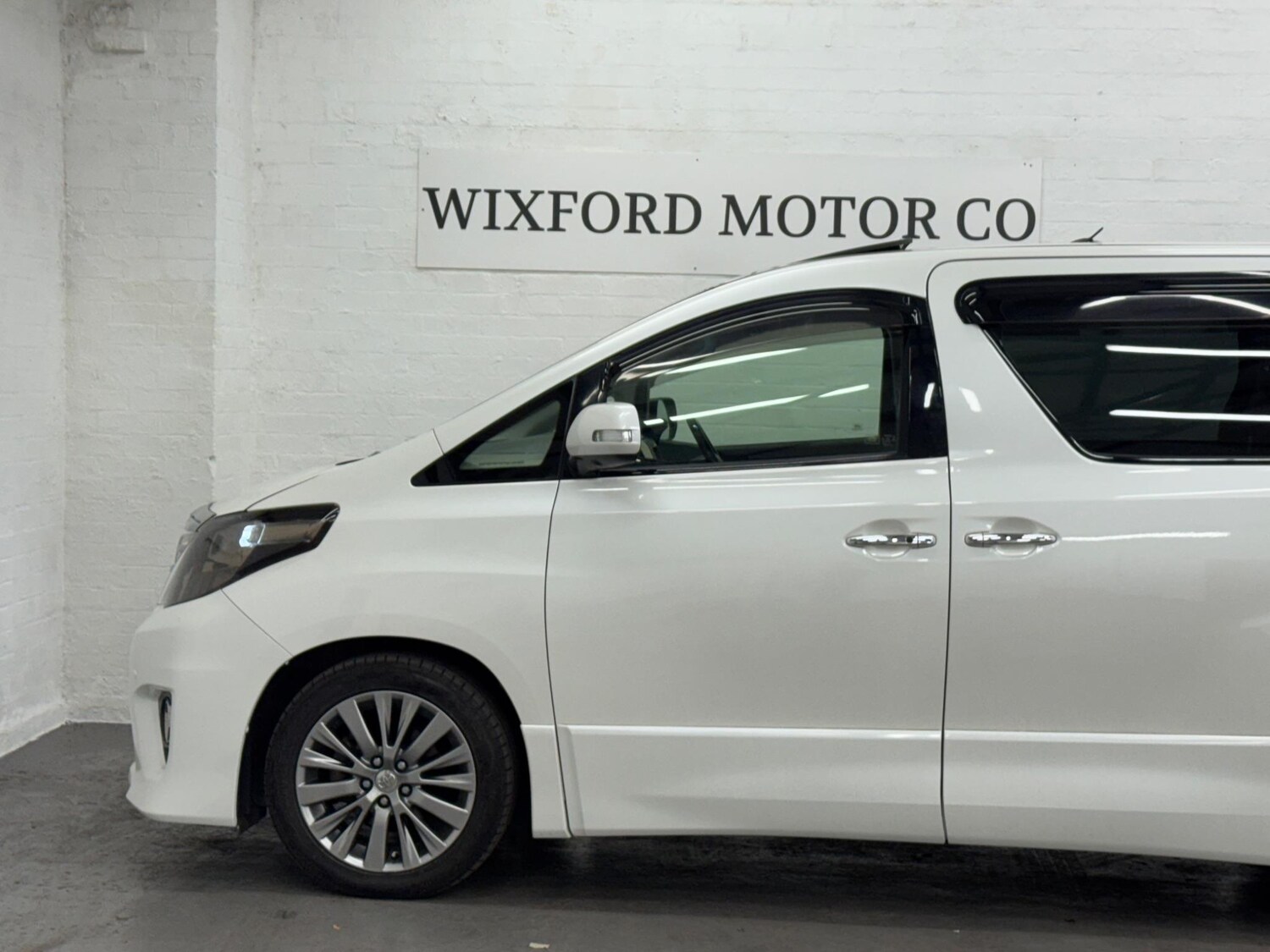 Used Toyota Alphard 2025 for sale - 76275999: Photo 42